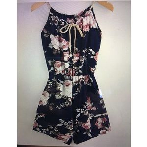 Floral Romper with Pockets 👗